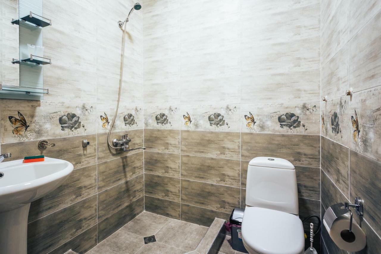 Memory House Hotel Koetaisi Buitenkant foto