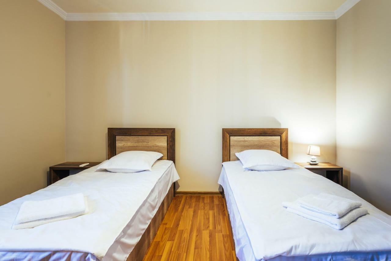 Memory House Hotel Koetaisi Buitenkant foto