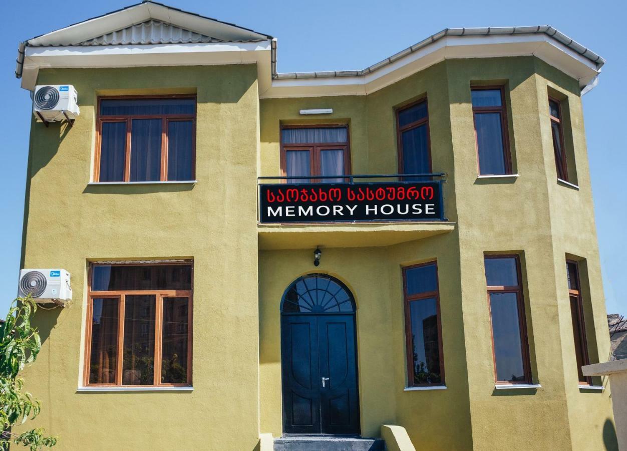 Memory House Hotel Koetaisi Buitenkant foto